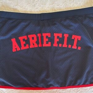 00s Aerie Fit Athletic Navy Mesh Skort
Size: Small
Like New